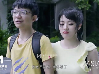 chinese MSD-022 College Sexual Life babe deepthroat movie